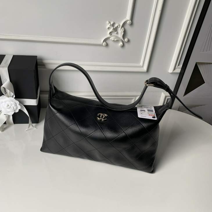 Picture of Chanel Handbags _SKUfw239873230fw